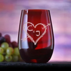 Heart And Arrow Lovers Etched Red Stemless Wine Glass | Crystal Imagery